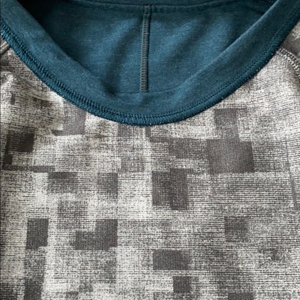 Lululemon Pullover - Picture 6 of 6